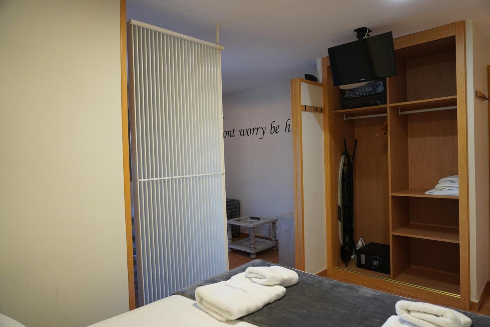 Apartamentos Casa Domenc Aren ภายนอก รูปภาพ